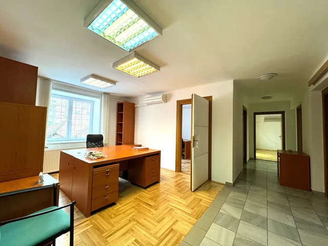 Kiadó kereskedelmi és ipari ingatlan Nagykanizsa, Belváros, Erzsébet tér 378 nm