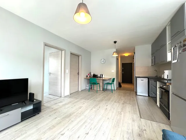 Kiadó lakás Pécs, Egyetemváros, Szigeti út 60 nm