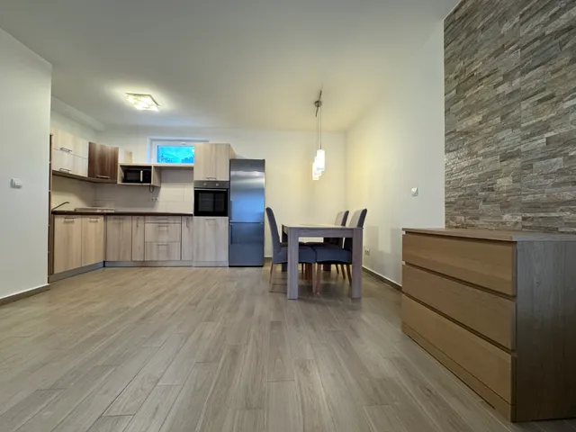 Eladó lakás Pécs, Piricsizma, Bártfa u 60 nm