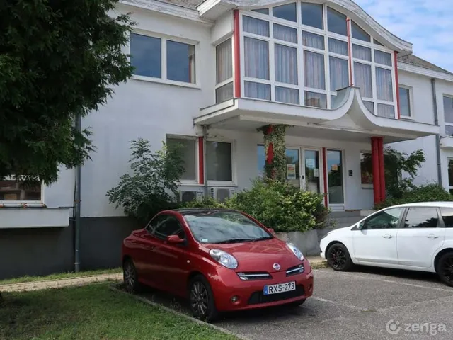 Kiadó kereskedelmi és ipari ingatlan Budapest XXI. kerület, Csepel Rózsadomb, II. Rákóczi Ferenc út 253-255 71 nm