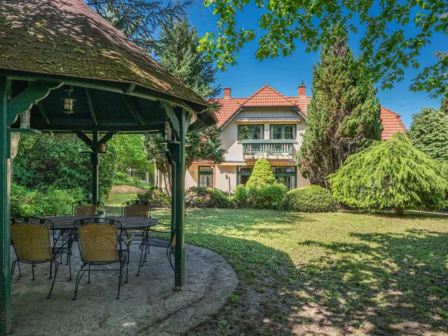 Eladó ház Budapest II. kerület 330 nm