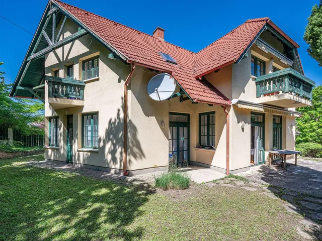Eladó ház Budapest II. kerület, Szamorodni utca 330 nm