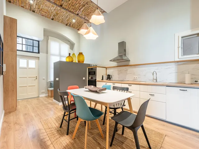 Kiadó lakás Budapest VI. kerület, Andrássy út 83-85 78 nm