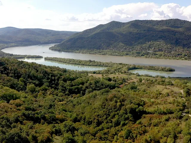 Eladó telek Visegrád