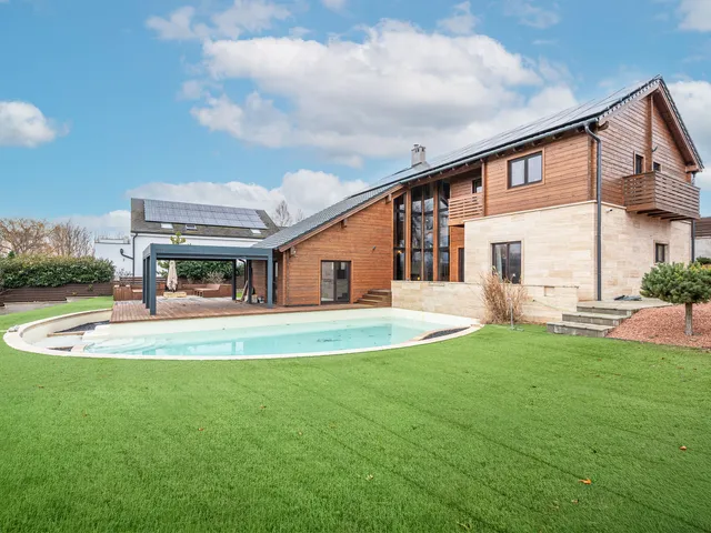 Eladó ház Herceghalom 252 nm