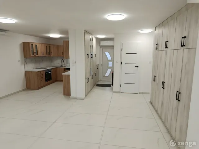 Eladó lakás Kaposszekcső, Liget lakótelep, Liget ltp. 2. 94 nm