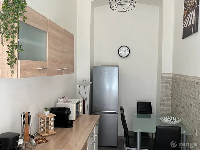 Eladó lakás Budapest VI. kerület, Nagykörúton belüli terület 92 nm