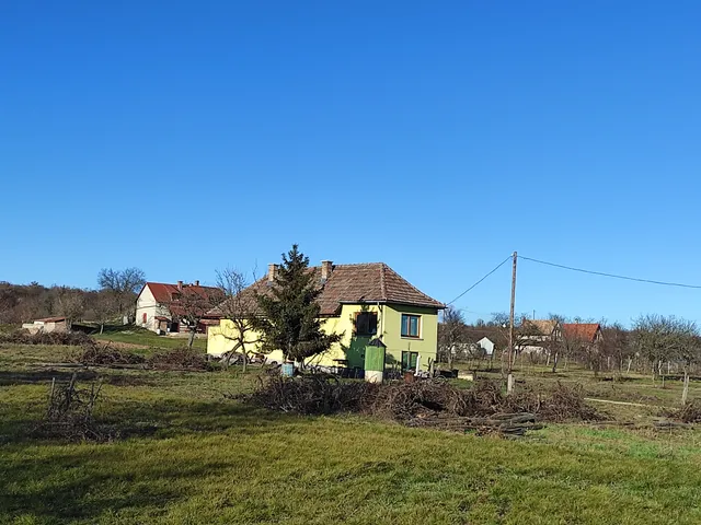 Eladó mezőgazdasági ingatlan Sóly 75 nm