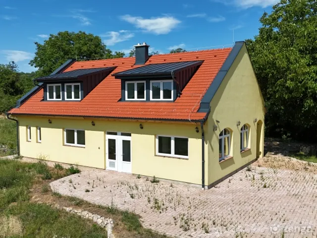 Eladó ház Siklós, Máriagyűd 247 nm