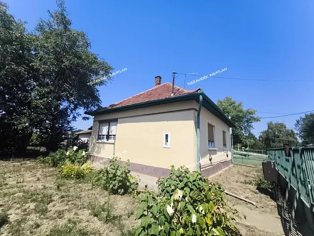 Eladó ház Tiszasüly 53 nm
