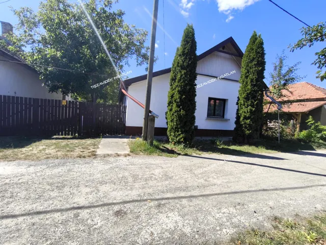 Eladó ház Nagykörű, Tompa M. út 80 nm