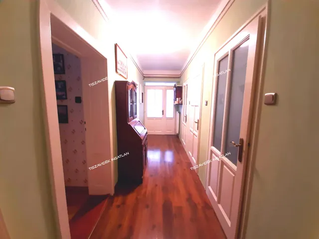 Eladó ház Szolnok, Muskátli utca 92 nm