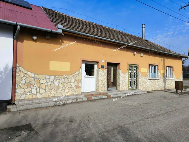 Eladó kereskedelmi és ipari ingatlan Kőtelek, Szabadság út 185 nm
