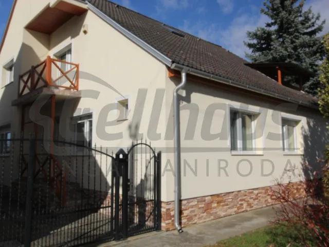 Eladó ház Pápa 197 nm