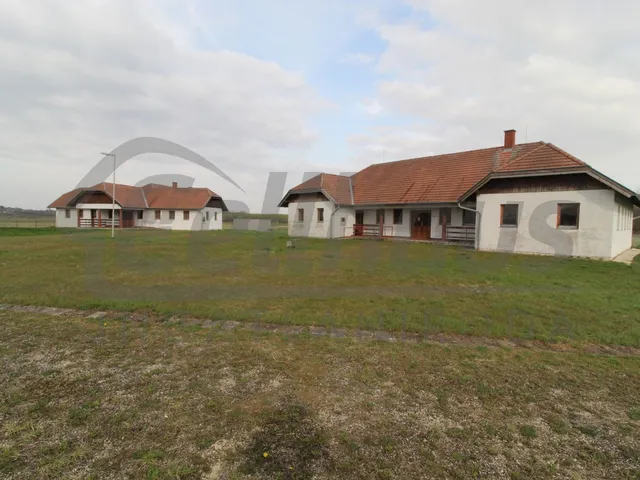 Eladó mezőgazdasági ingatlan Kemeneskápolna 1 nm