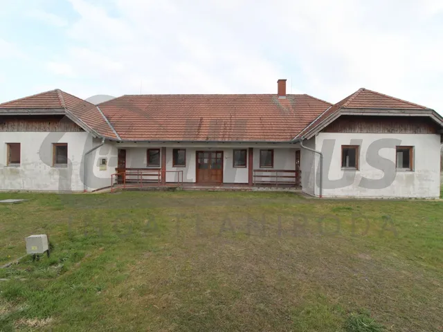 Eladó mezőgazdasági ingatlan Kemeneskápolna 1 nm