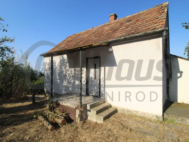 Eladó mezőgazdasági ingatlan Kemeneskápolna 2600 nm