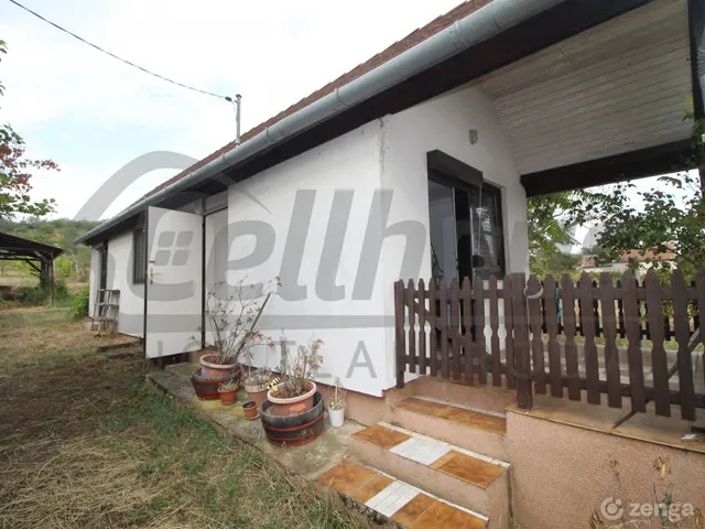 Eladó mezőgazdasági ingatlan Kemeneskápolna 33 nm