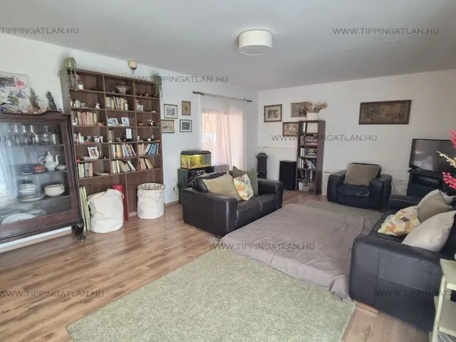 Eladó lakás Budapest XI. kerület, Péterhegy, Kápolna út 210 nm