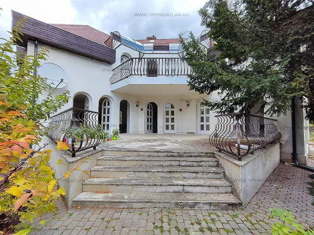 Eladó ház Budapest III. kerület, Csillaghegy 214 nm