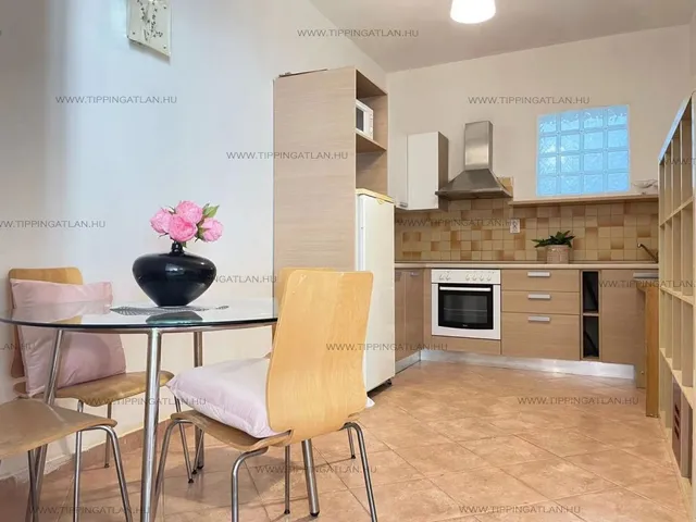 Eladó lakás Budapest VI. kerület, Eötvös utca 79 nm