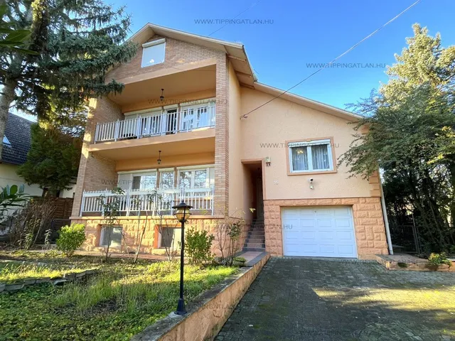 Eladó ház Budapest II. kerület, Széphalom 260 nm