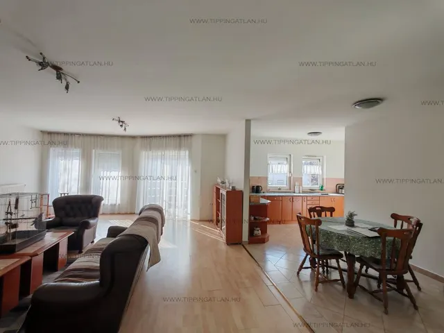 Eladó lakás Érd, Parkváros, Gyűszűvirág 121 nm