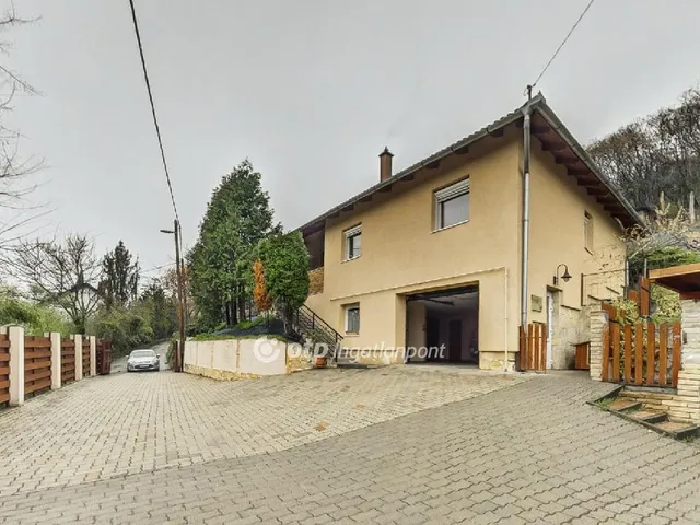 Eladó ház Szekszárd 113 nm