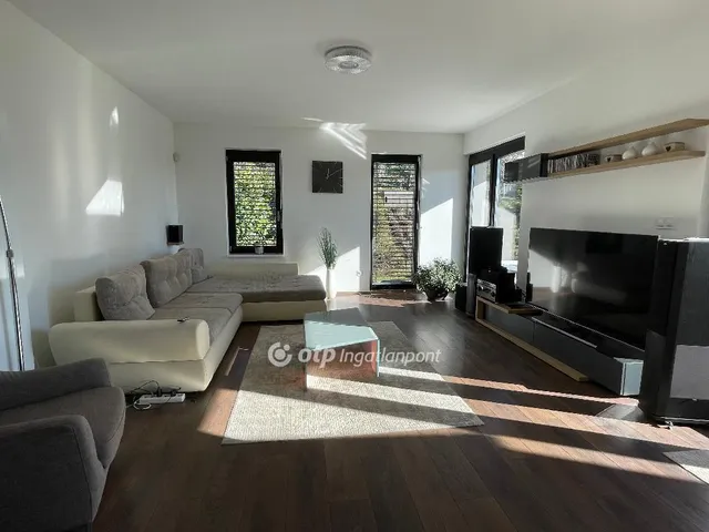 Eladó ház Pécs, Bálics 184 nm