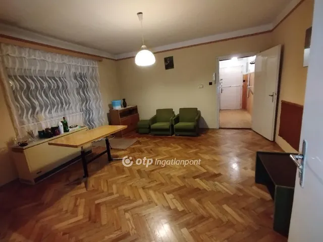 Eladó lakás Komló 50 nm