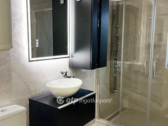 Eladó lakás Komló 52 nm