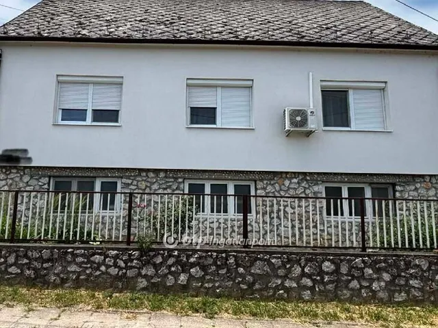 Eladó ház Dunaszekcső 125 nm