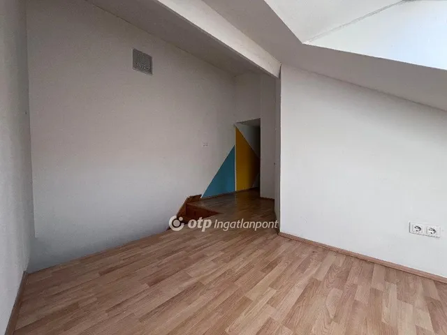 Eladó lakás Pécs 112 nm