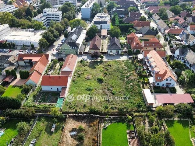 Eladó telek Paks 822 nm