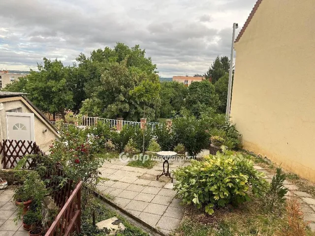 Eladó ház Pécs 250 nm