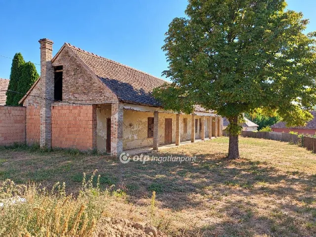 Eladó ház Bár 211 nm