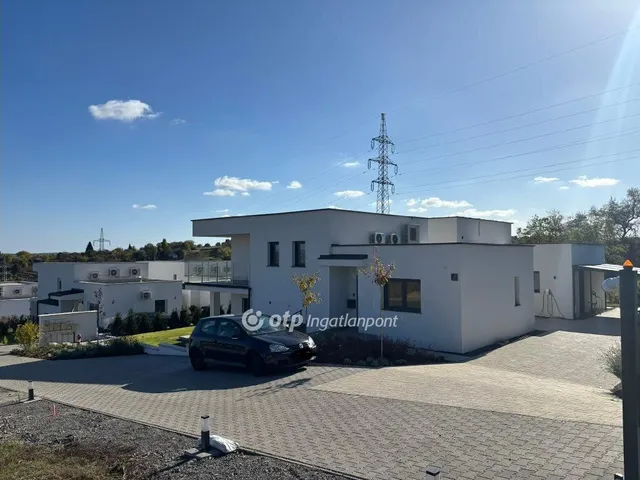Eladó ház Pécs, Postavölgy 131 nm