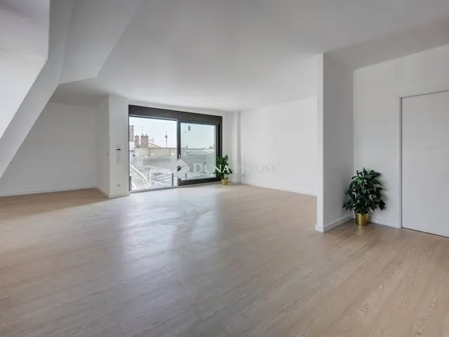 Eladó lakás Budapest VI. kerület, Nagykörúton belüli terület 119 nm