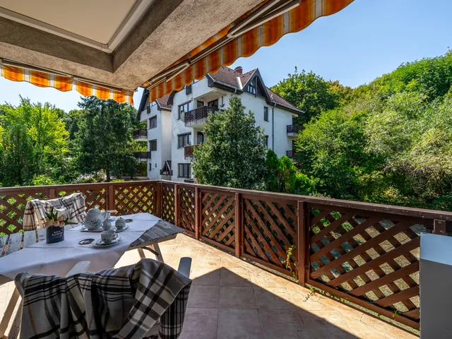 Eladó lakás Budapest XII. kerület, Árnyas út 151 nm