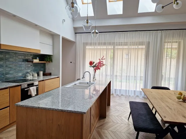 Eladó ház Debrecen, Köntöskert 180 nm