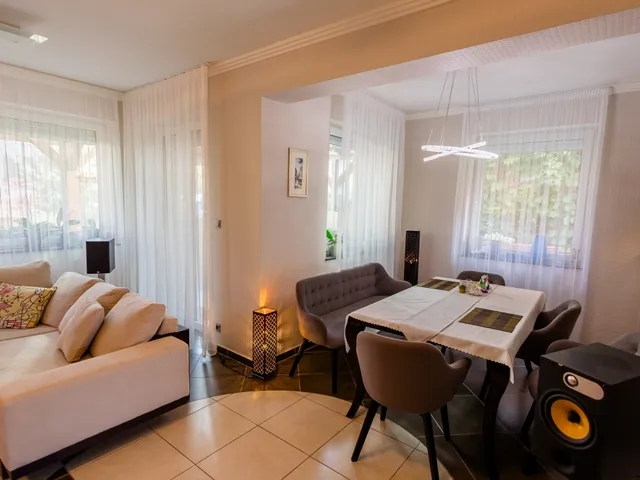 Eladó ház Debrecen, Úrrétje 200 nm