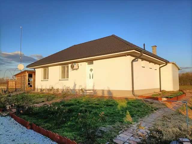 Eladó ház Mikepércs 89 nm