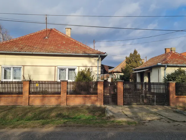Eladó ház Hosszúpályi, Kossuth utca 70 nm