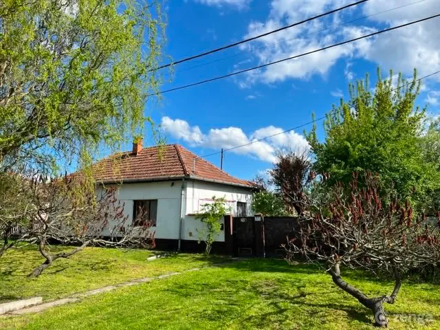 Eladó ház Tiszanána 92 nm