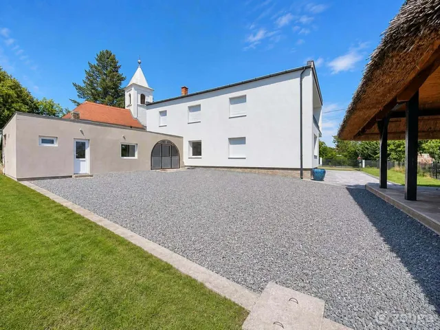 Eladó ház Vonyarcvashegy, Petőfi Sándor utca 3 320 nm