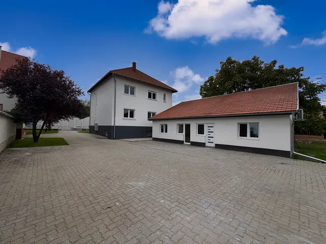 Eladó ház Székesfehérvár, Őrhalmiszőlők 110 nm