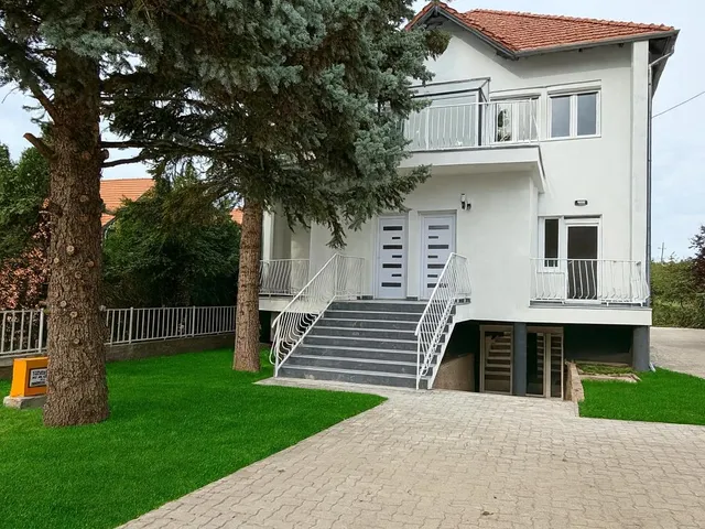 Eladó ház Székesfehérvár, Őrhalmiszőlők 102 nm