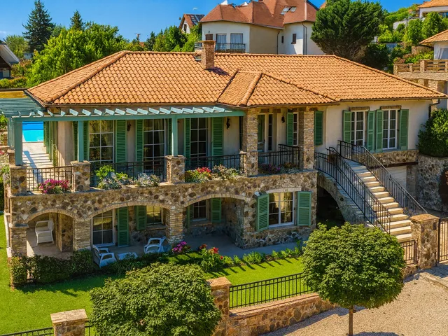 Eladó ház Velence 360 nm