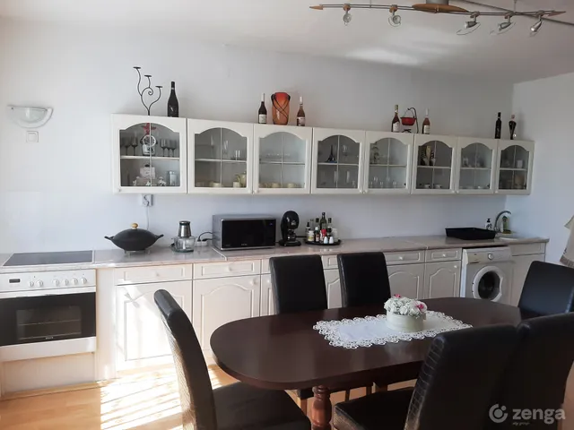 Eladó lakás Debrecen, Újkert 70 nm