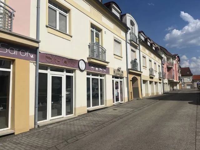Eladó garázs Pápa, Belváros 16 nm